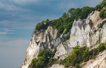 Travels through Farynshire: the White Crag